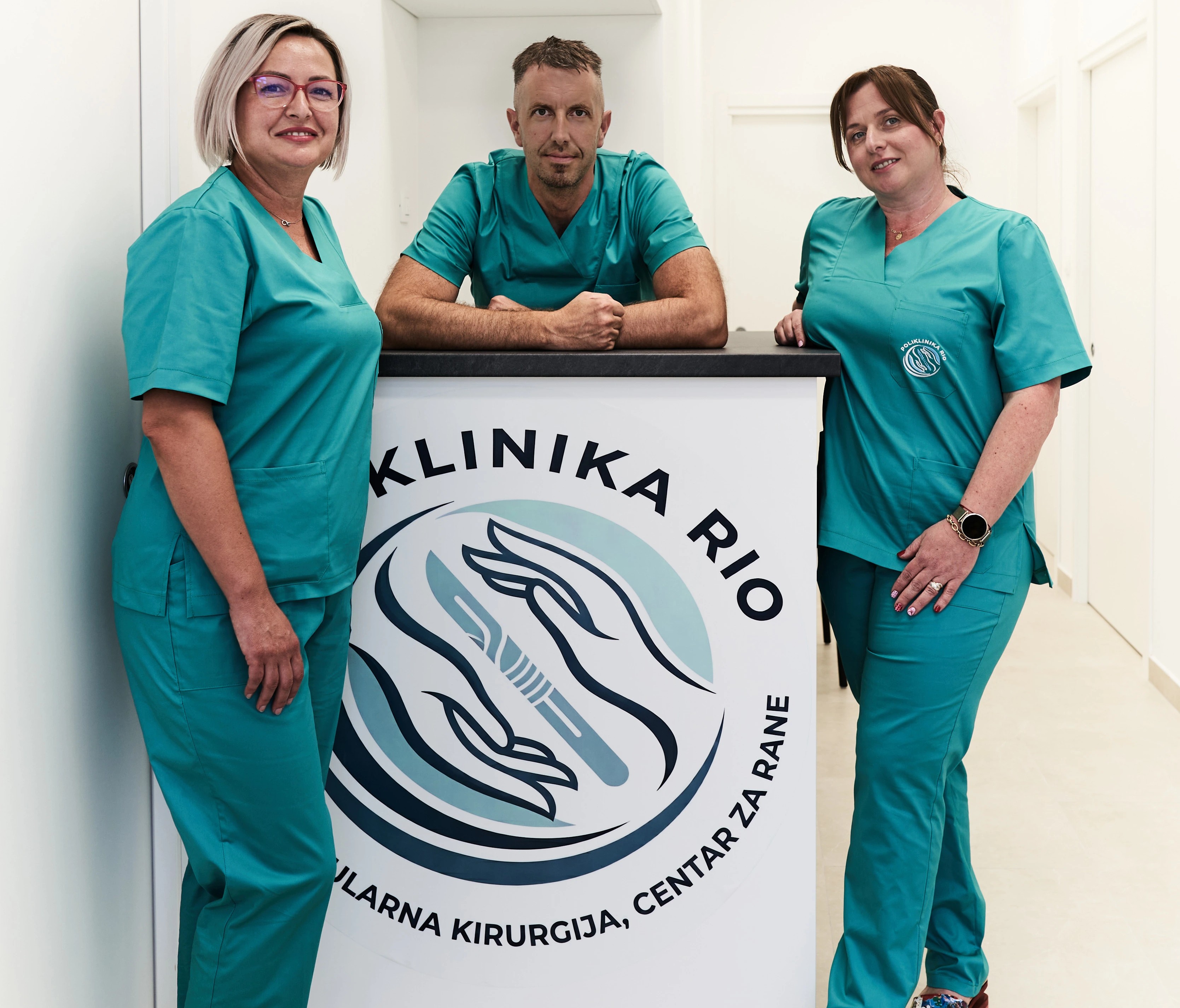 Tim Poliklinike Rio — kirurzi i medicinska sestra